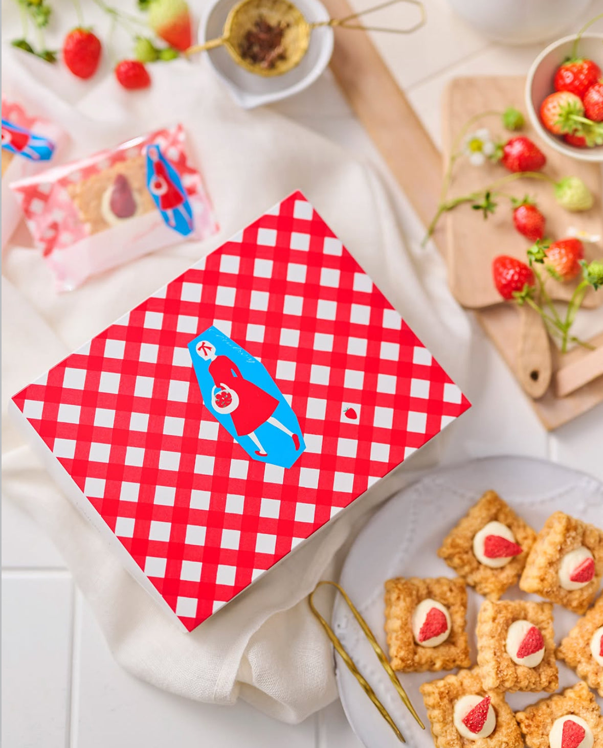 【現貨】【新年禮盒】AUDREY - STRAWBERRY HOLIDAY 士多啤梨餅乾8件裝