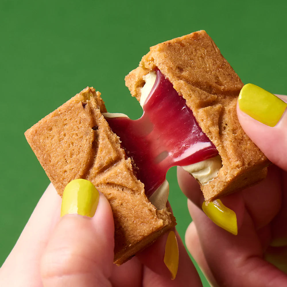 【預訂】PRESS BUTTER SAND JAPAN - 開心果櫻桃味4件裝鐡盒