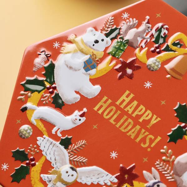 【現貨】【聖誕節限定】KALDI - 聖誕六角形動物花圈鐵盒 (杏仁焦糖批)