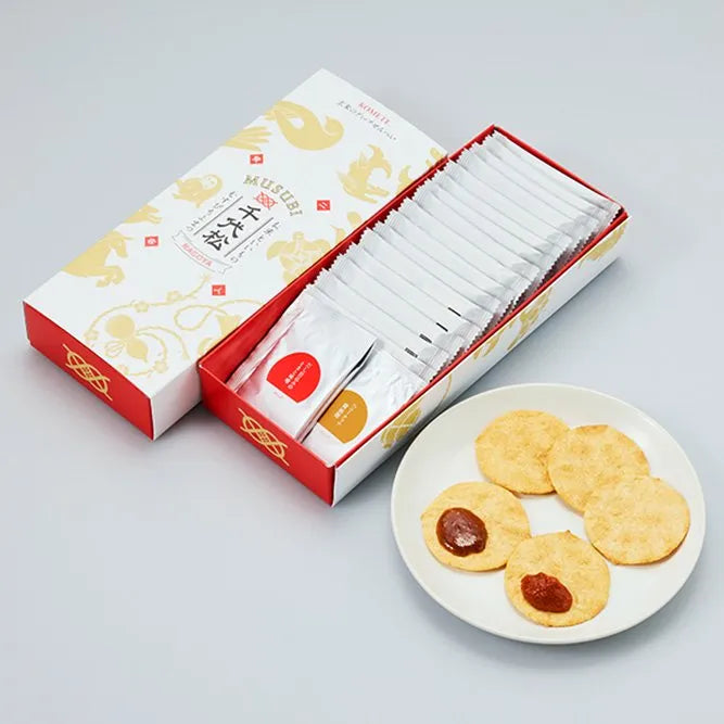 【現貨】【中秋禮盒】MUSUBI 千代松 - 糙米沾醬餅乾 (16件裝 + 2 種沾醬各 2 袋)
