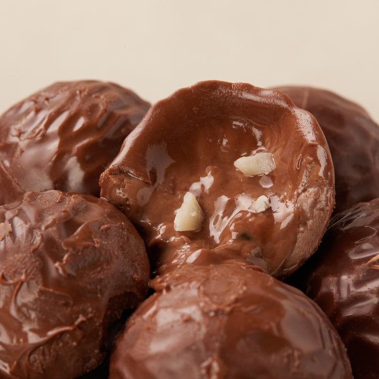 【現貨】韓國限定 - HAZELNUT CHOCOLATE PRALINE BALL榛子朱古力果仁糖