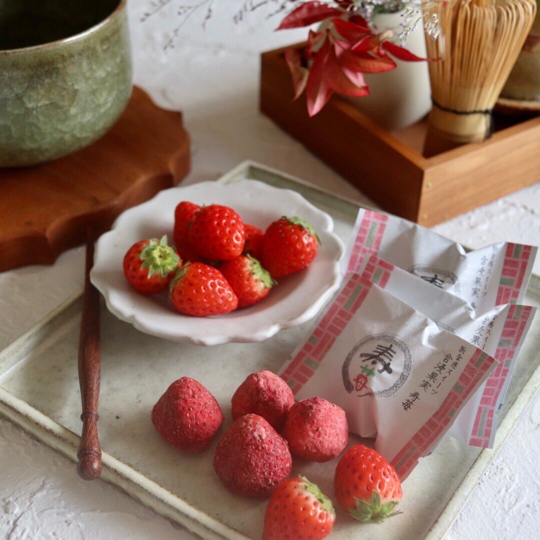 【現貨】LE STRAWBERRY  - 泡浸白朱古力士多啤梨