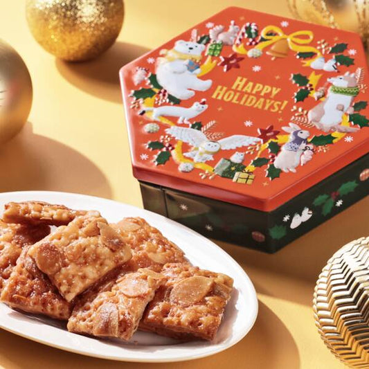 【現貨】【聖誕節限定】KALDI - 聖誕六角形動物花圈鐵盒 (杏仁焦糖批)